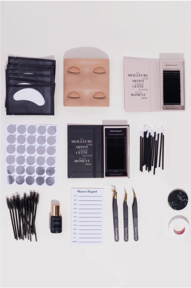 Formation extension de cils et volume russe